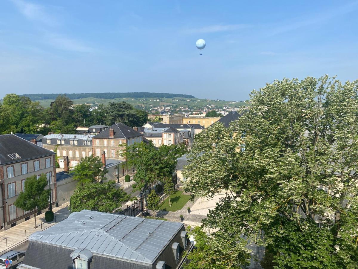 Ferienwohnung Avenue De Champagne Epernay Private Parking Exterior foto